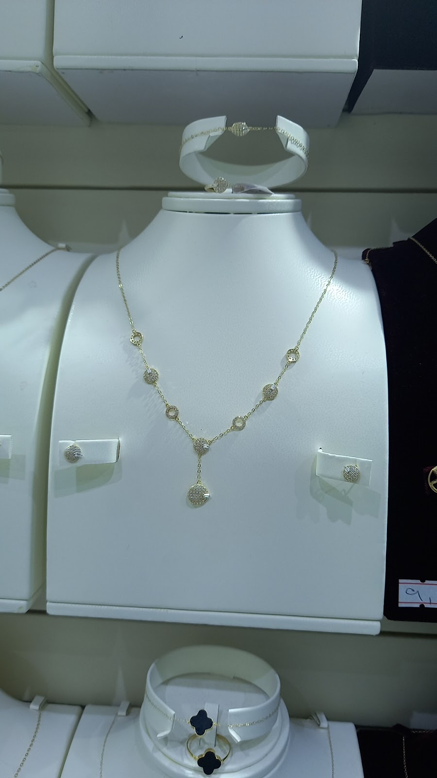 نواعم دبي للذهب والمجوهرات